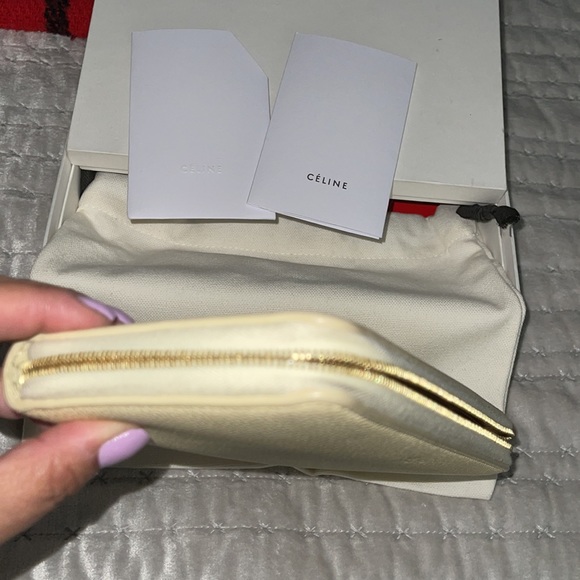 Celine Preloved wallet great condition comes with box n dust bag . - Picture 6 of 12